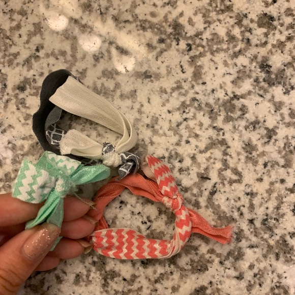 Colorful spiral twisters and bow pony tails - Picture 4 of 5